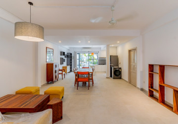 Renovated 4 Bedroom Apartment For Rent - Tonle Bassac, Phnom Penh thumbnail