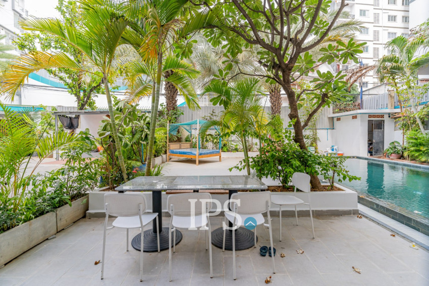 Renovated 4 Bedroom Apartment For Rent - Tonle Bassac, Phnom Penh
