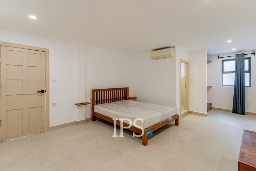 Renovated 4 Bedroom Apartment For Rent - Tonle Bassac, Phnom Penh