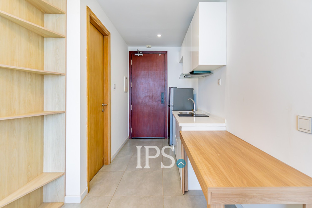 39 Sqm Studio Condo For Rent - The Penthouse, Tonle Bassac, Phnom Penh - Image 4