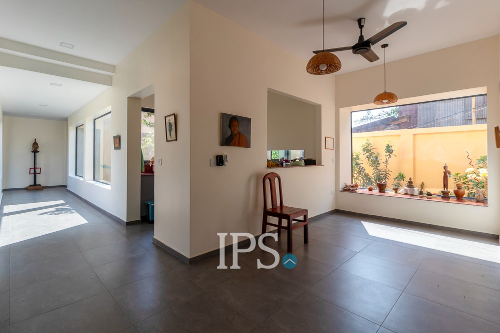 3 Bedroom House For Sale - Svay Dangkum, Siem Reap - Image 5