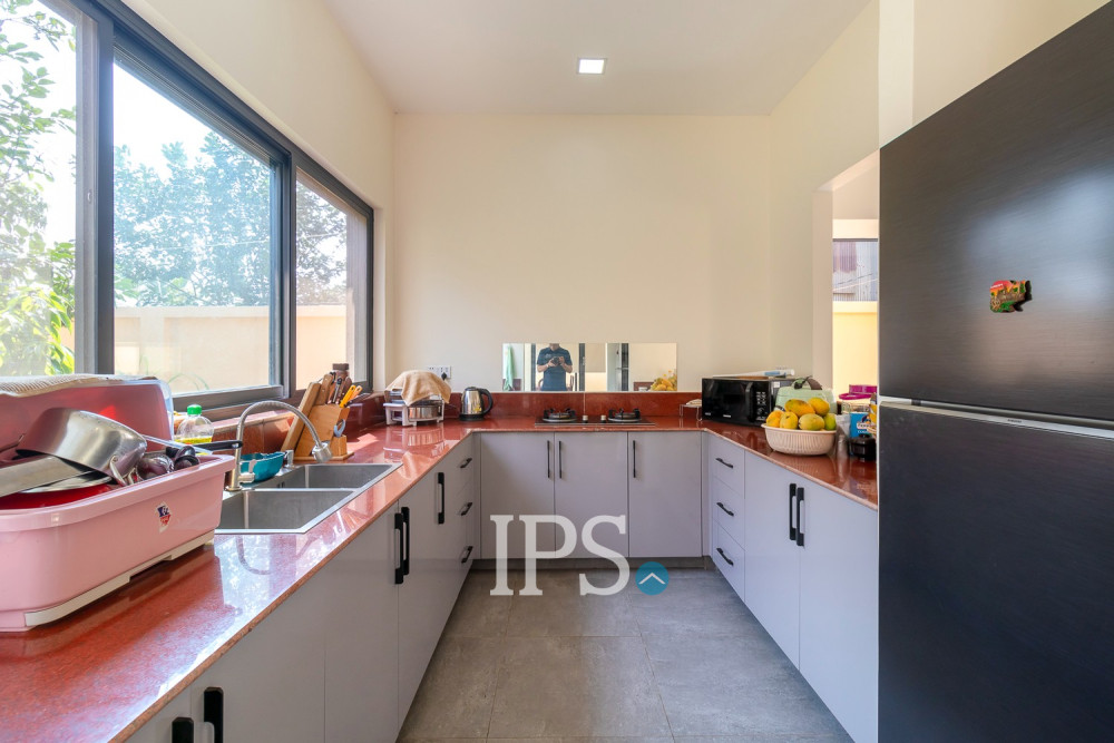 3 Bedroom House For Sale - Svay Dangkum, Siem Reap - Image 7