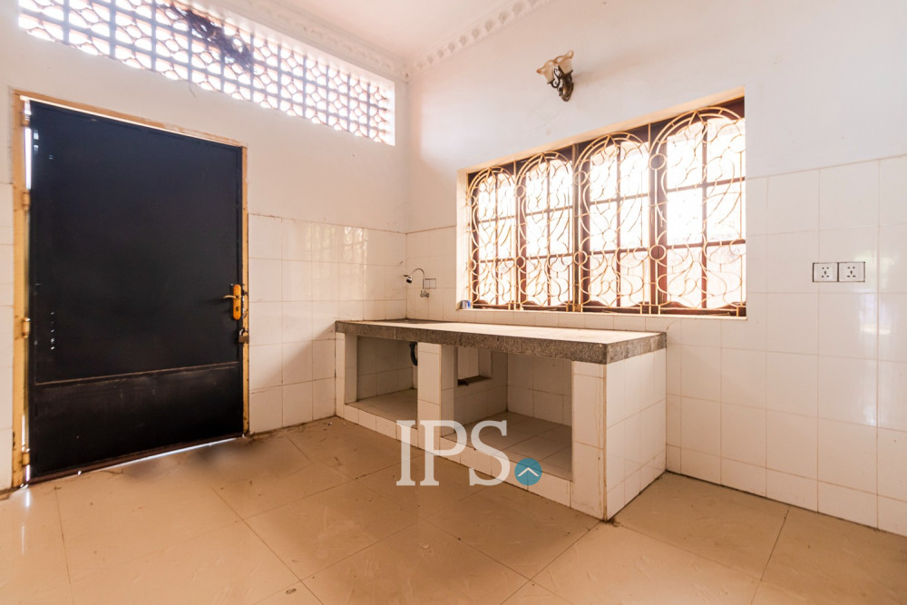 4 Bedroom House For Rent - Sangkat Siem Reap, Siem Reap - Image 6