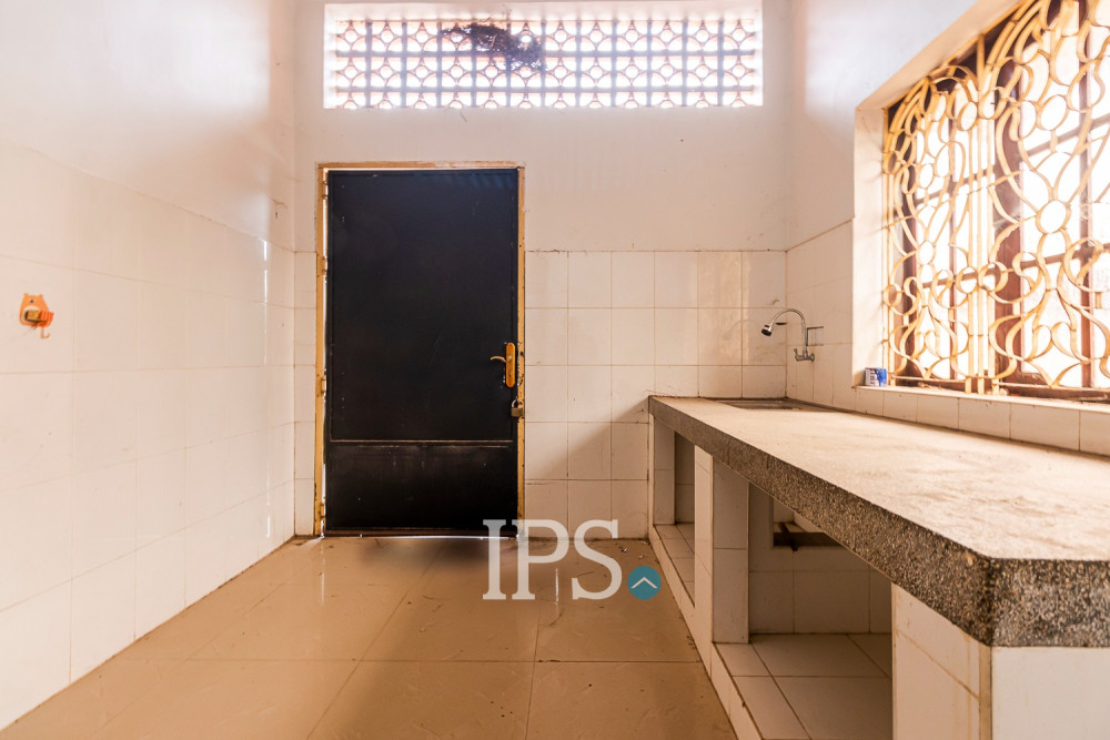 4 Bedroom House For Rent - Sangkat Siem Reap, Siem Reap - Image 8