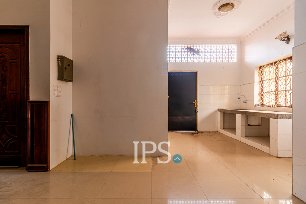 4 Bedroom House For Rent - Sangkat Siem Reap, Siem Reap - Image 9