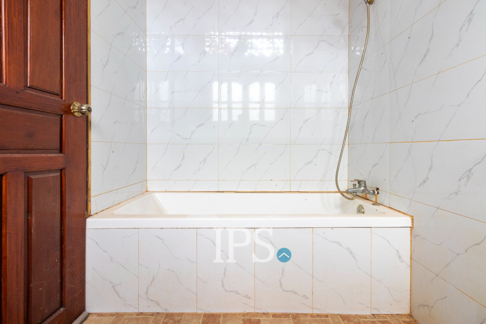 4 Bedroom House For Rent - Sangkat Siem Reap, Siem Reap - Image 23