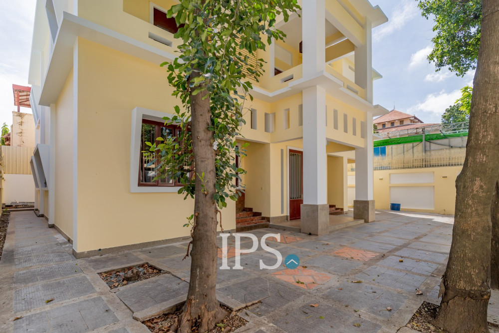 5 Bedroom Villa For Sale - Boeung Kak 1, Phnom Penh - Image 44