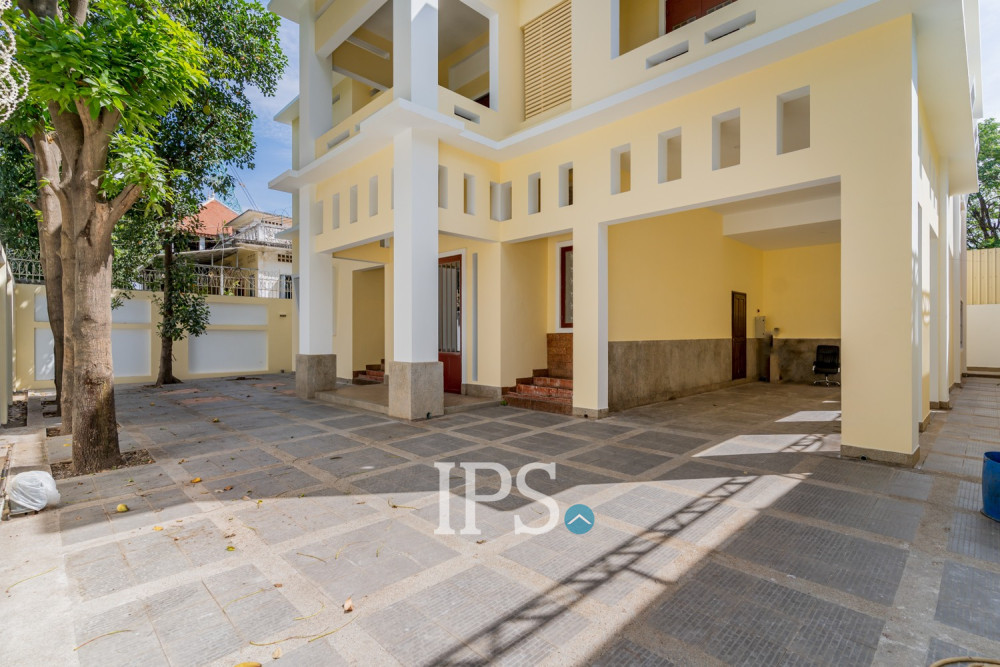 5 Bedroom Villa For Sale - Boeung Kak 1, Phnom Penh - Image 43