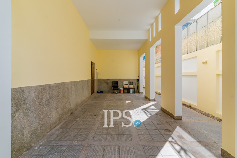 5 Bedroom Villa For Sale - Boeung Kak 1, Phnom Penh - Image 46