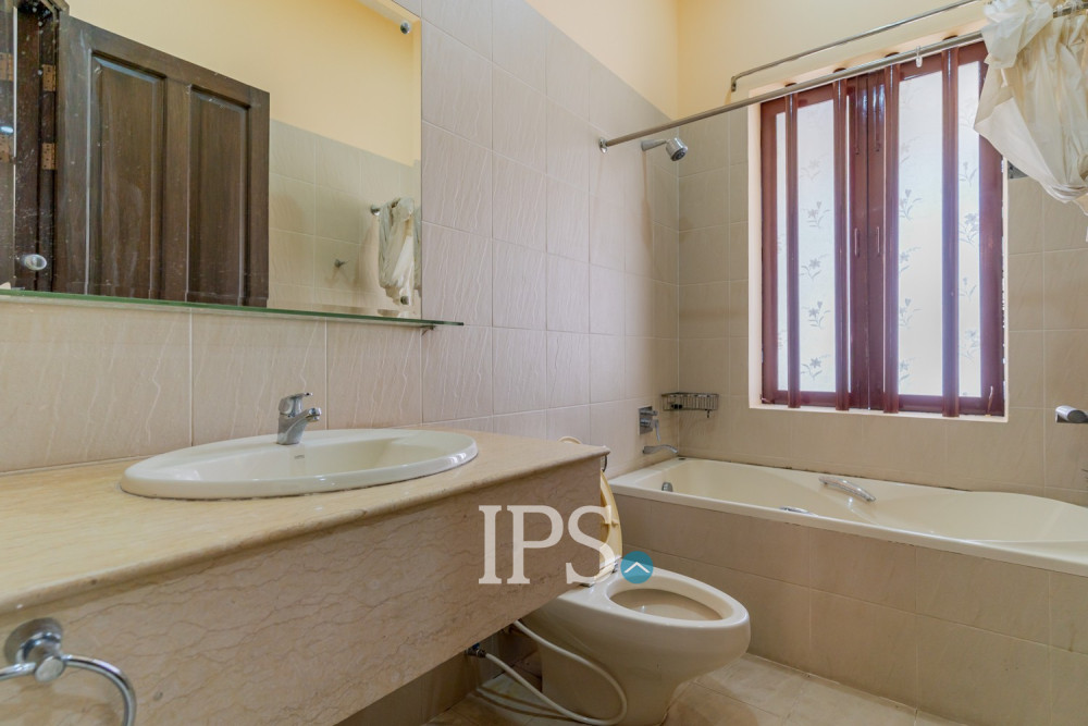 5 Bedroom Villa For Sale - Boeung Kak 1, Phnom Penh - Image 40