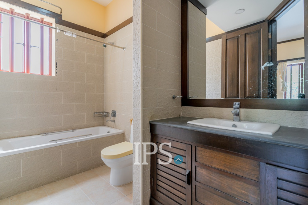 5 Bedroom Villa For Sale - Boeung Kak 1, Phnom Penh - Image 39