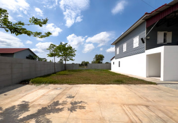 2 Bedroom House For Sale - Svay Dangkum, Siem Reap thumbnail