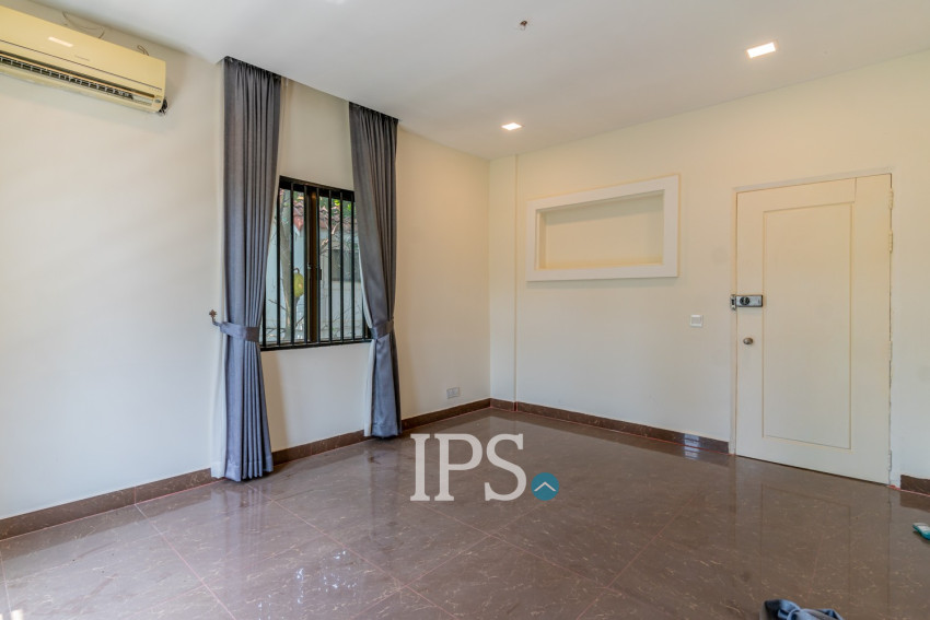 5 Bedroom Villa For Sale - Preaek Aeng, Khan Chbar Ampov, Phnom Penh