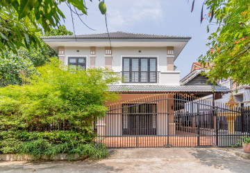 5 Bedroom Villa For Sale - Preaek Aeng, Khan Chbar Ampov, Phnom Penh thumbnail
