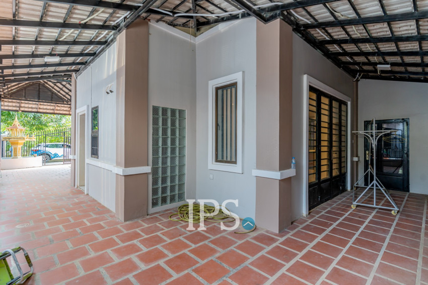 5 Bedroom Villa For Sale - Preaek Aeng, Khan Chbar Ampov, Phnom Penh
