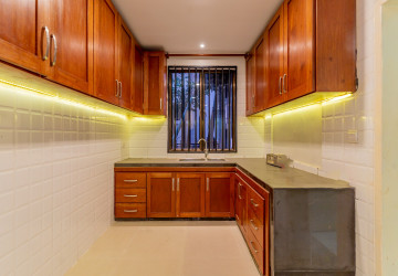 5 Bedroom Villa For Sale - Preaek Aeng, Khan Chbar Ampov, Phnom Penh thumbnail