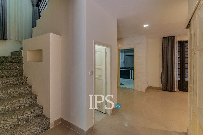 5 Bedroom Villa For Sale - Preaek Aeng, Khan Chbar Ampov, Phnom Penh
