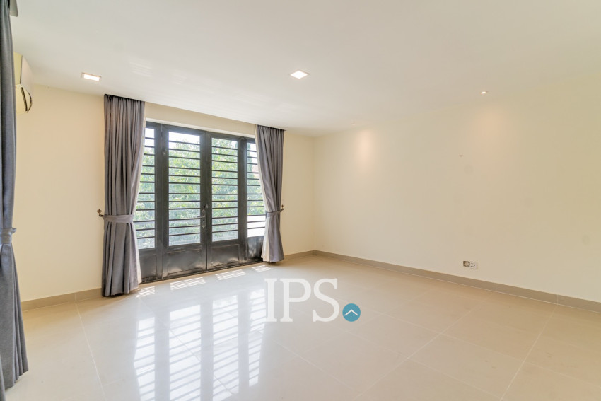 5 Bedroom Villa For Sale - Preaek Aeng, Khan Chbar Ampov, Phnom Penh