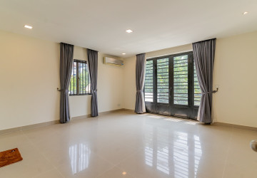 5 Bedroom Villa For Sale - Preaek Aeng, Khan Chbar Ampov, Phnom Penh thumbnail