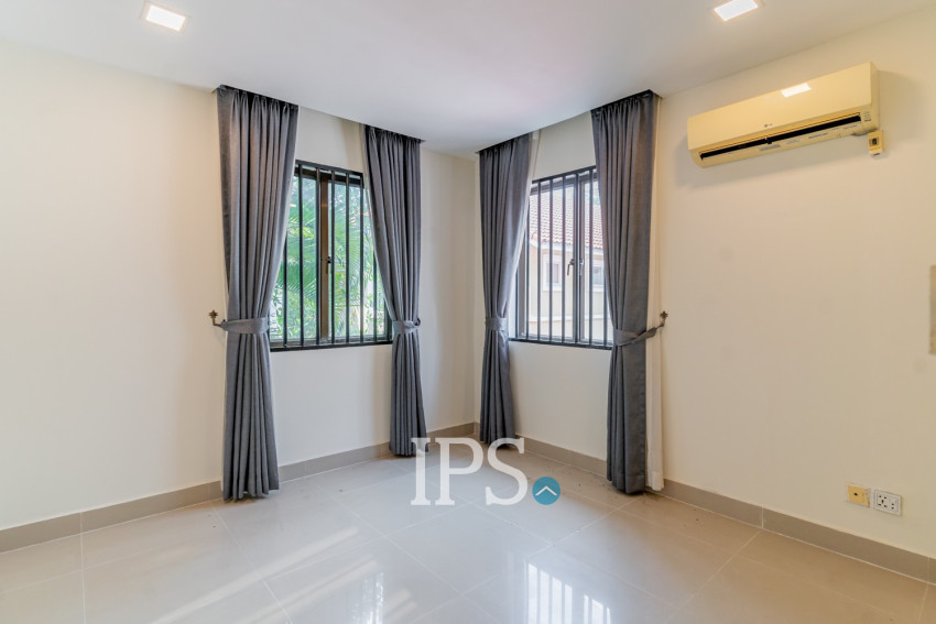 5 Bedroom Villa For Sale - Preaek Aeng, Khan Chbar Ampov, Phnom Penh