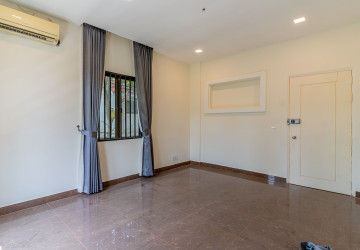 5 Bedroom Villa For Sale - Preaek Aeng, Khan Chbar Ampov, Phnom Penh thumbnail