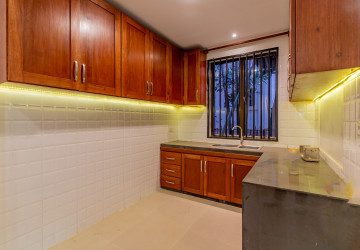 5 Bedroom Villa For Sale - Preaek Aeng, Khan Chbar Ampov, Phnom Penh thumbnail