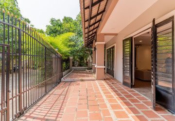 5 Bedroom Villa For Sale - Preaek Aeng, Khan Chbar Ampov, Phnom Penh thumbnail