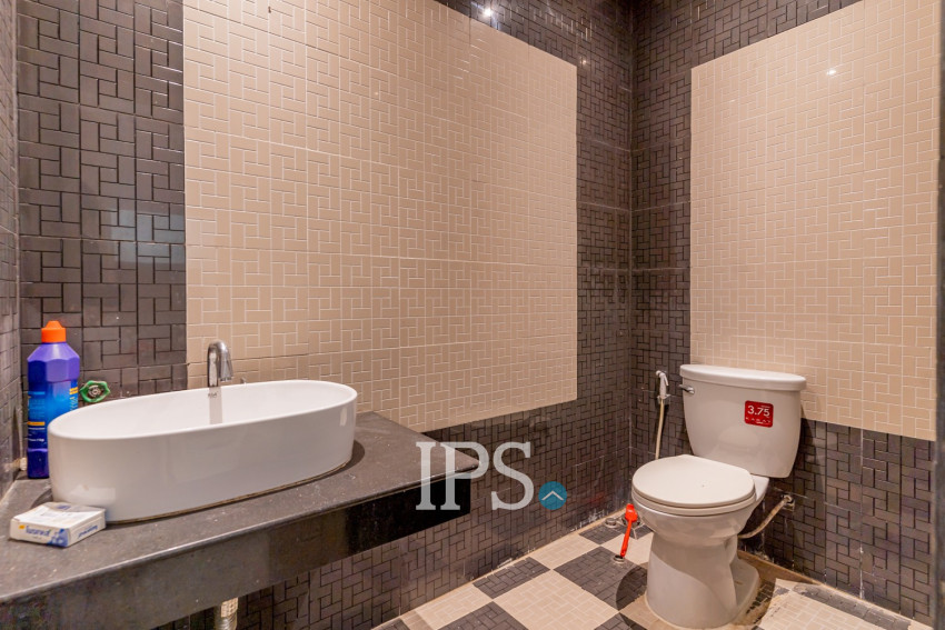 5 Bedroom Villa For Sale - Preaek Aeng, Khan Chbar Ampov, Phnom Penh