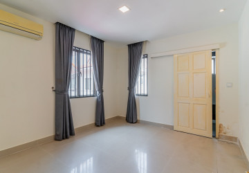5 Bedroom Villa For Sale - Preaek Aeng, Khan Chbar Ampov, Phnom Penh thumbnail