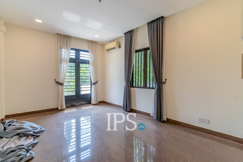 5 Bedroom Villa For Sale - Preaek Aeng, Khan Chbar Ampov, Phnom Penh