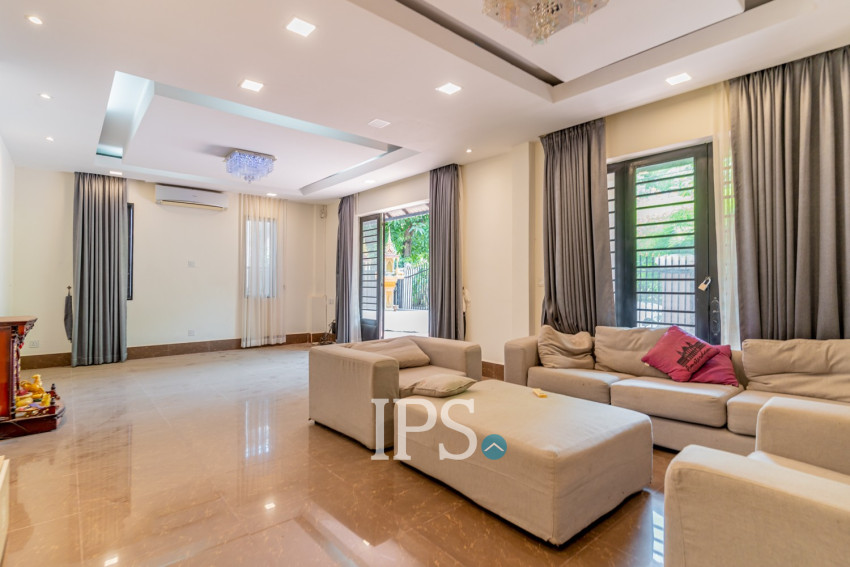 5 Bedroom Villa For Sale - Preaek Aeng, Khan Chbar Ampov, Phnom Penh