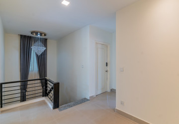 5 Bedroom Villa For Sale - Preaek Aeng, Khan Chbar Ampov, Phnom Penh thumbnail