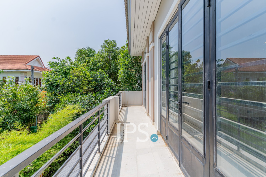 5 Bedroom Villa For Sale - Preaek Aeng, Khan Chbar Ampov, Phnom Penh