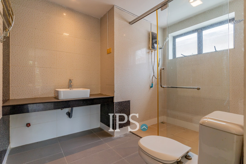 5 Bedroom Villa For Sale - Preaek Aeng, Khan Chbar Ampov, Phnom Penh