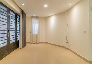 5 Bedroom Villa For Sale - Preaek Aeng, Khan Chbar Ampov, Phnom Penh thumbnail