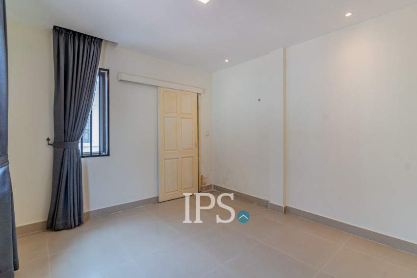 5 Bedroom Villa For Sale - Preaek Aeng, Khan Chbar Ampov, Phnom Penh