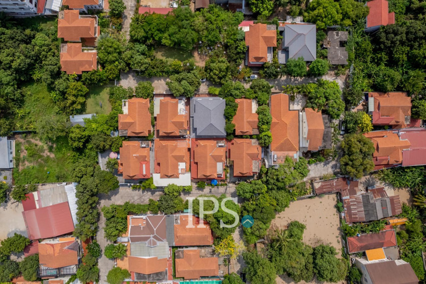 5 Bedroom Villa For Sale - Preaek Aeng, Khan Chbar Ampov, Phnom Penh