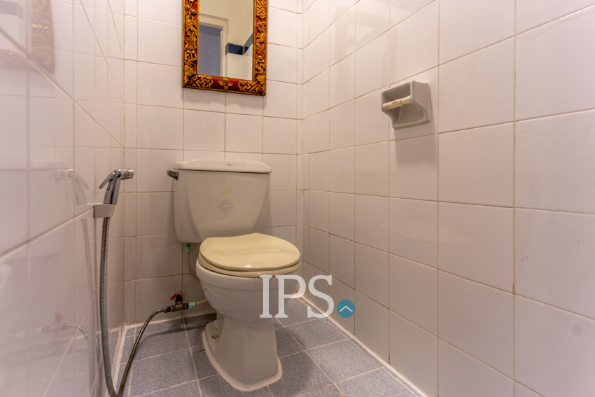 6 Bedroom Serviced Townhouse For Rent - Tonle Bassac, Phnom Penh