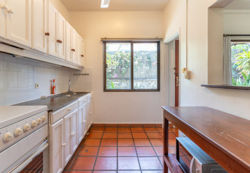 6 Bedroom Serviced Townhouse For Rent - Tonle Bassac, Phnom Penh thumbnail