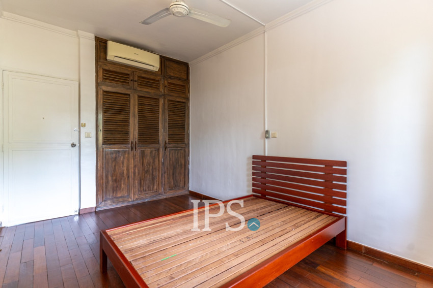 6 Bedroom Serviced Townhouse For Rent - Tonle Bassac, Phnom Penh