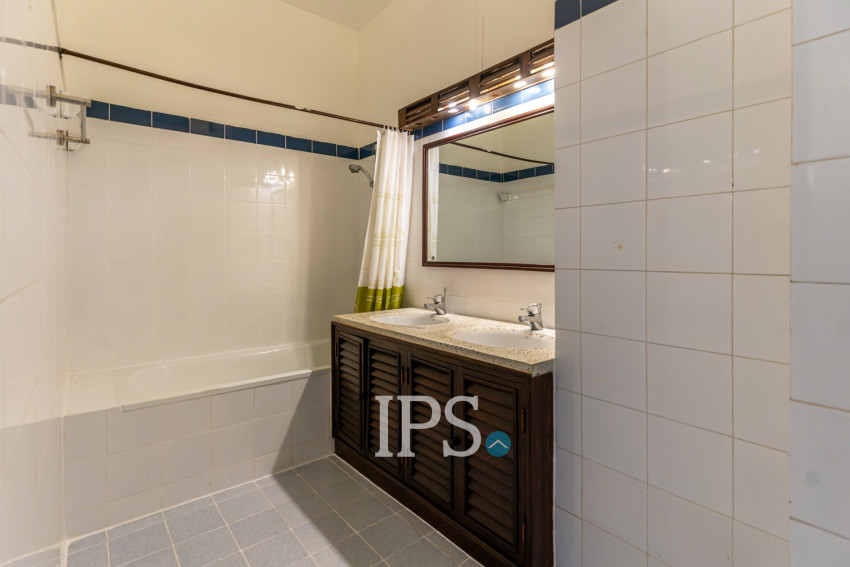 6 Bedroom Serviced Townhouse For Rent - Tonle Bassac, Phnom Penh