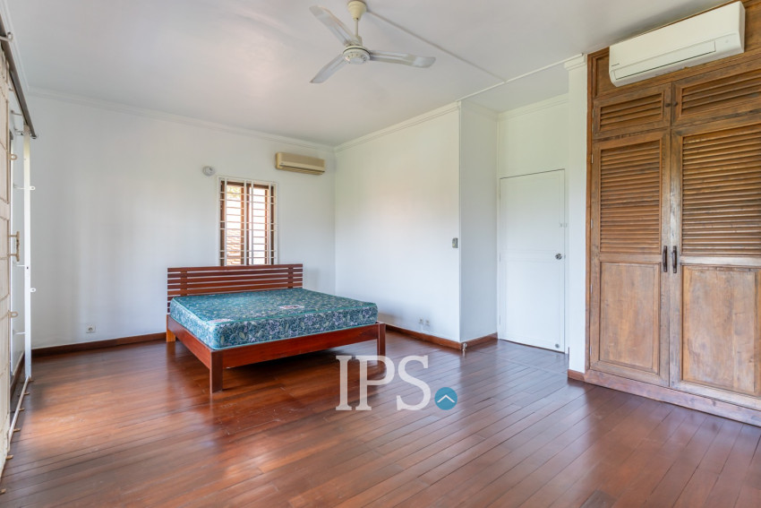6 Bedroom Serviced Townhouse For Rent - Tonle Bassac, Phnom Penh