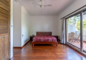 6 Bedroom Serviced Townhouse For Rent - Tonle Bassac, Phnom Penh thumbnail