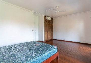 6 Bedroom Serviced Townhouse For Rent - Tonle Bassac, Phnom Penh thumbnail