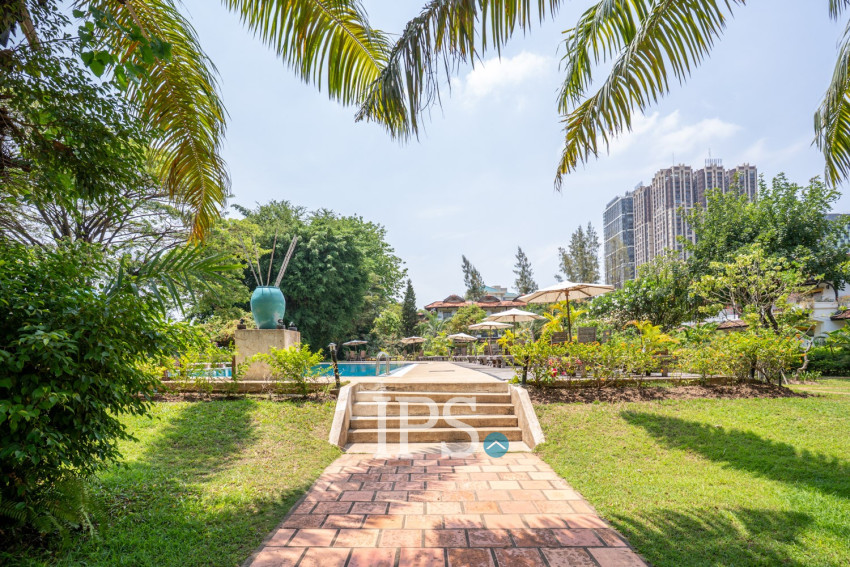 6 Bedroom Serviced Townhouse For Rent - Tonle Bassac, Phnom Penh