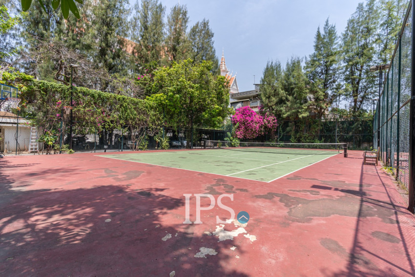 6 Bedroom Serviced Townhouse For Rent - Tonle Bassac, Phnom Penh