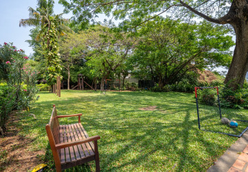 6 Bedroom Serviced Townhouse For Rent - Tonle Bassac, Phnom Penh thumbnail
