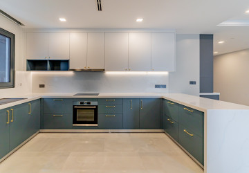 1 Bedroom Serviced Apartment For Rent - BKK1, Phnom Penh thumbnail