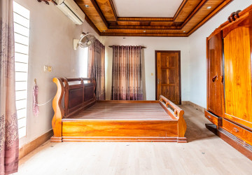 2 Bedroom Shophouse For Rent - Kouk Chak, Siem Reap thumbnail