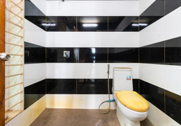 2 Bedroom Shophouse For Rent - Kouk Chak, Siem Reap thumbnail